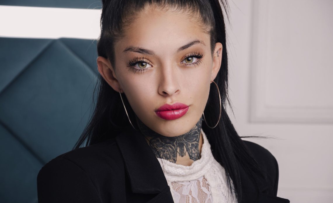 CaroliinaSantana-draguer-femme-intelligente-xlovecam