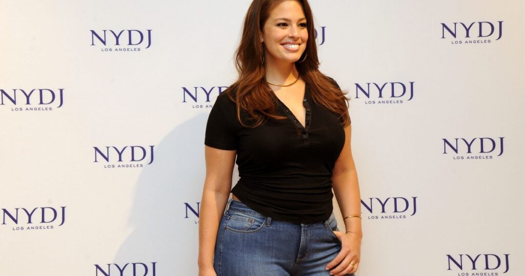 ashley-graham-top-grande-taille-formes-modern-milf