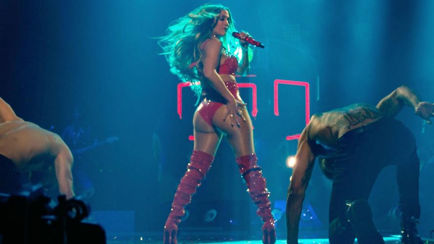 Jennifer-lopez-grosses-fesses-scène-modern-milf
