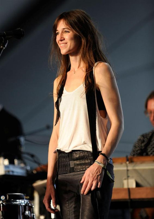 charlotte-gainsbourg-milf-cougar-sexy-modern-milf-5