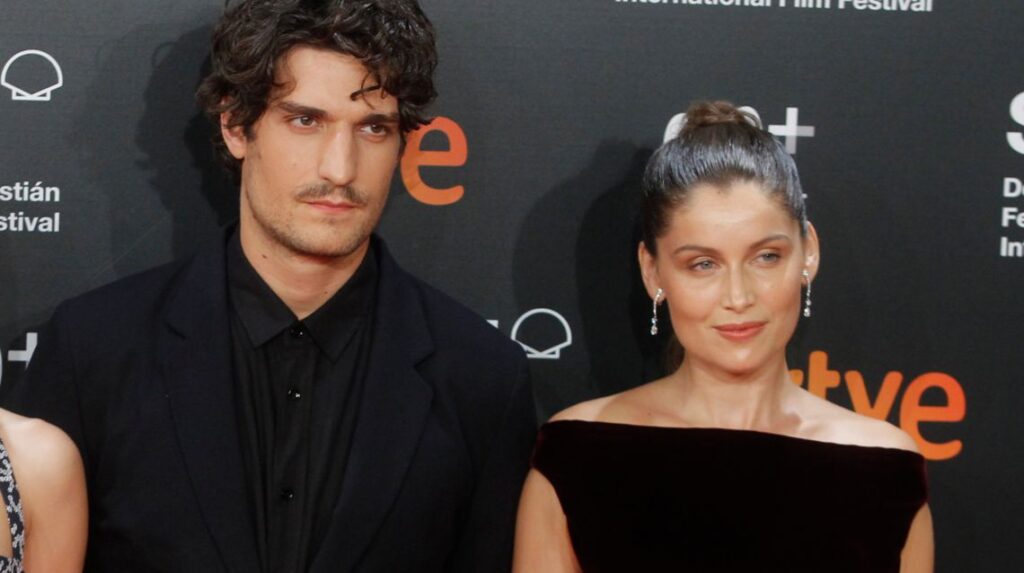 louis-garrel-en-plein-marivaudage-avec-laetitia-casta-l-acteur-avait-peur-que-leur-relation-interfere