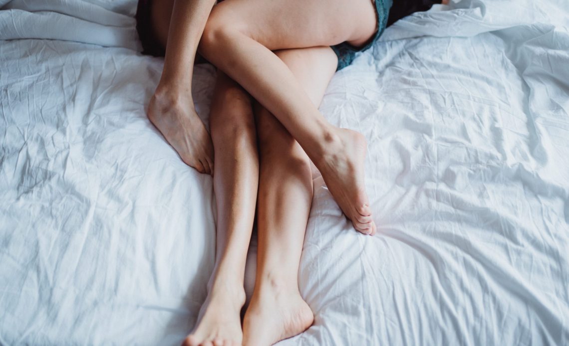 ketut-subiyanto-sexe-lesbien-premiere-fois-xlovecam