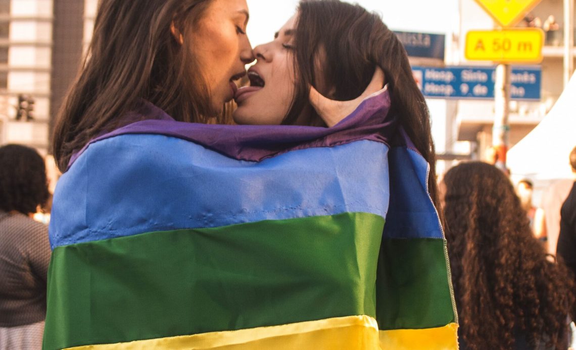 pexels-karina-irias-acceptation-lgbt-lesbiennes-france-xlovecam
