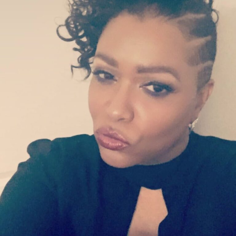 Grapefruit fellatio: Auntie Angel's technique XLoveCam