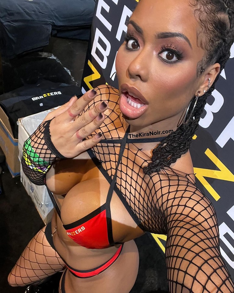 kira-noire-actrice-porno-x-2024-xlovecam-3