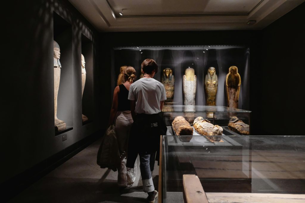 pexels-shvets-anna-idee-second-date-galerie-art-musee-xlovecam pexels-shvets-anna-idee-second-date-galerie-art-musee-xlovecam