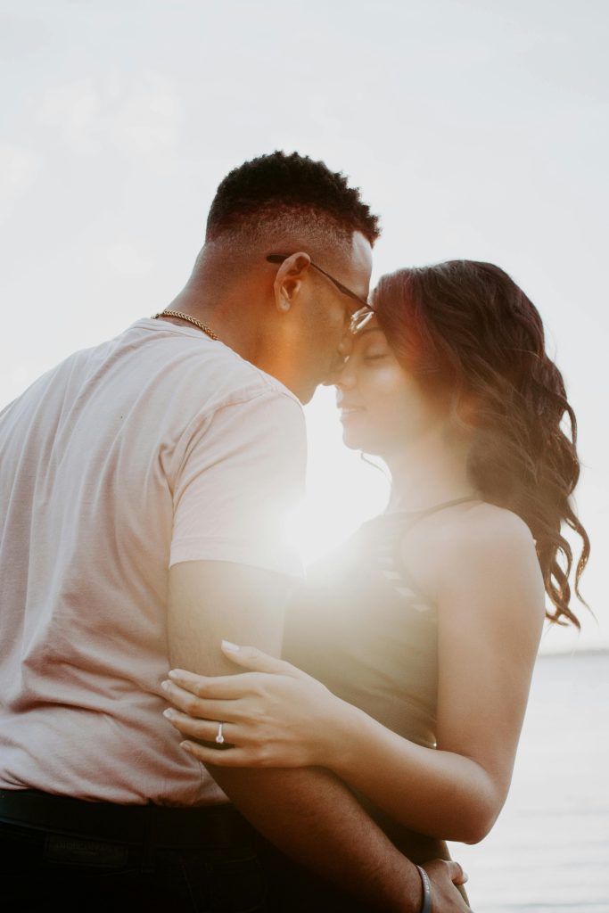 pexels-jasminecarter-difference-age-couple-psycho-xlovecam