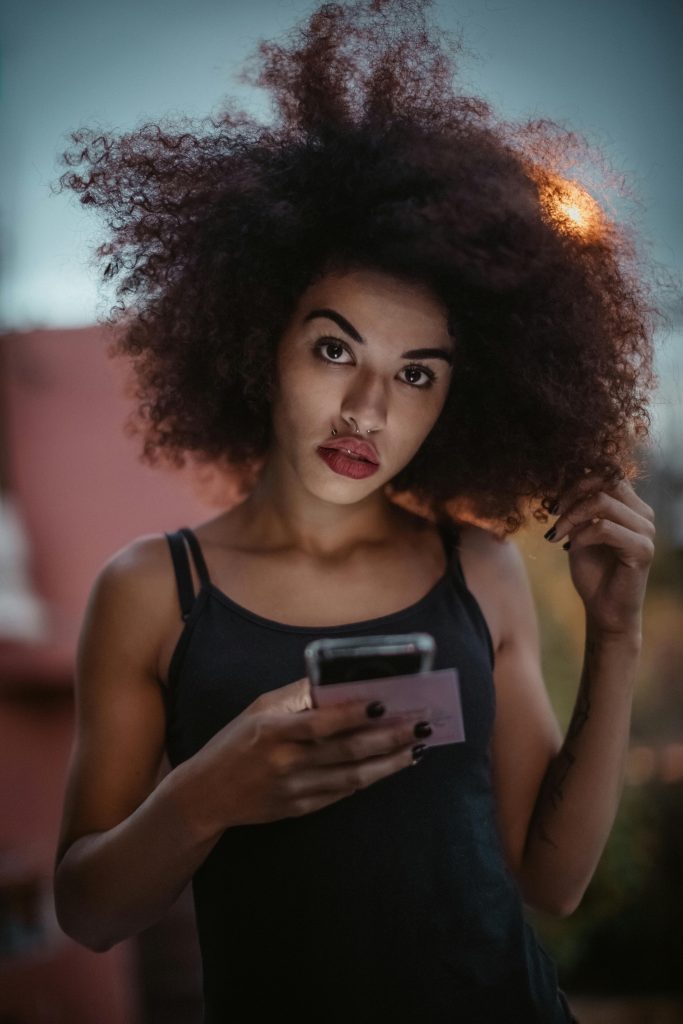 pexels-maxschwoelk-nouveaux-mots-hashtags-rencontre-amoureuse-2024-xlovecam pexels-maxschwoelk-nuove-parole-hashtag-amore-incontro-2024-xlovecam