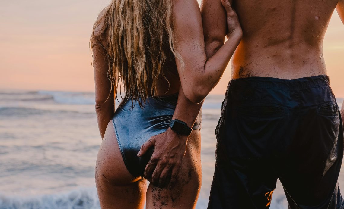 pexels-shvetsa-relation-pansement-les-signes-couple-xlovecam