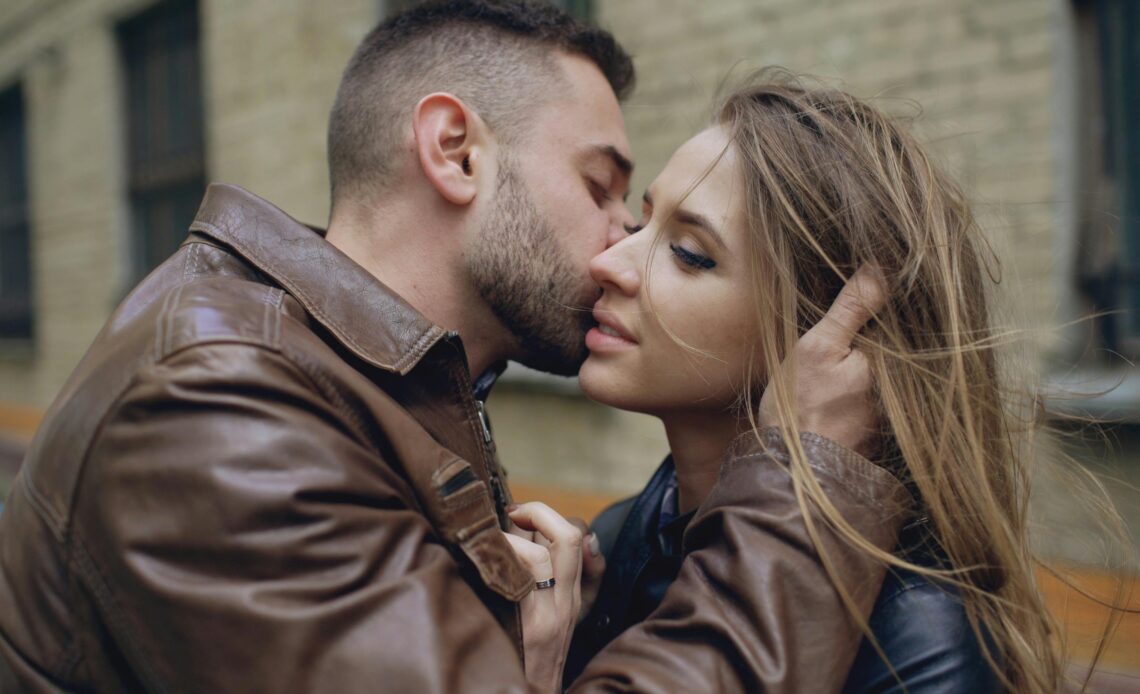 pexels-silverkblack-sait-on-encore-aimer-en-2026-couple-xlovecam